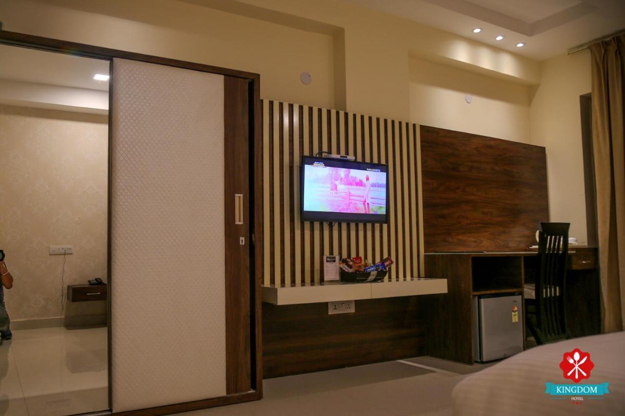 Kingdom Hotel Moga Zewnętrze zdjęcie