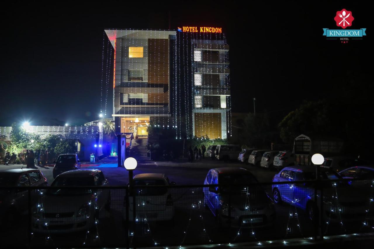 Kingdom Hotel Moga Zewnętrze zdjęcie